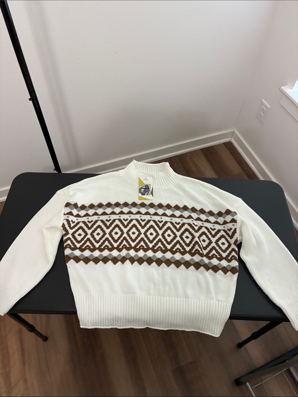 HALARA Cream Sweater with Brown Geometric Stripe